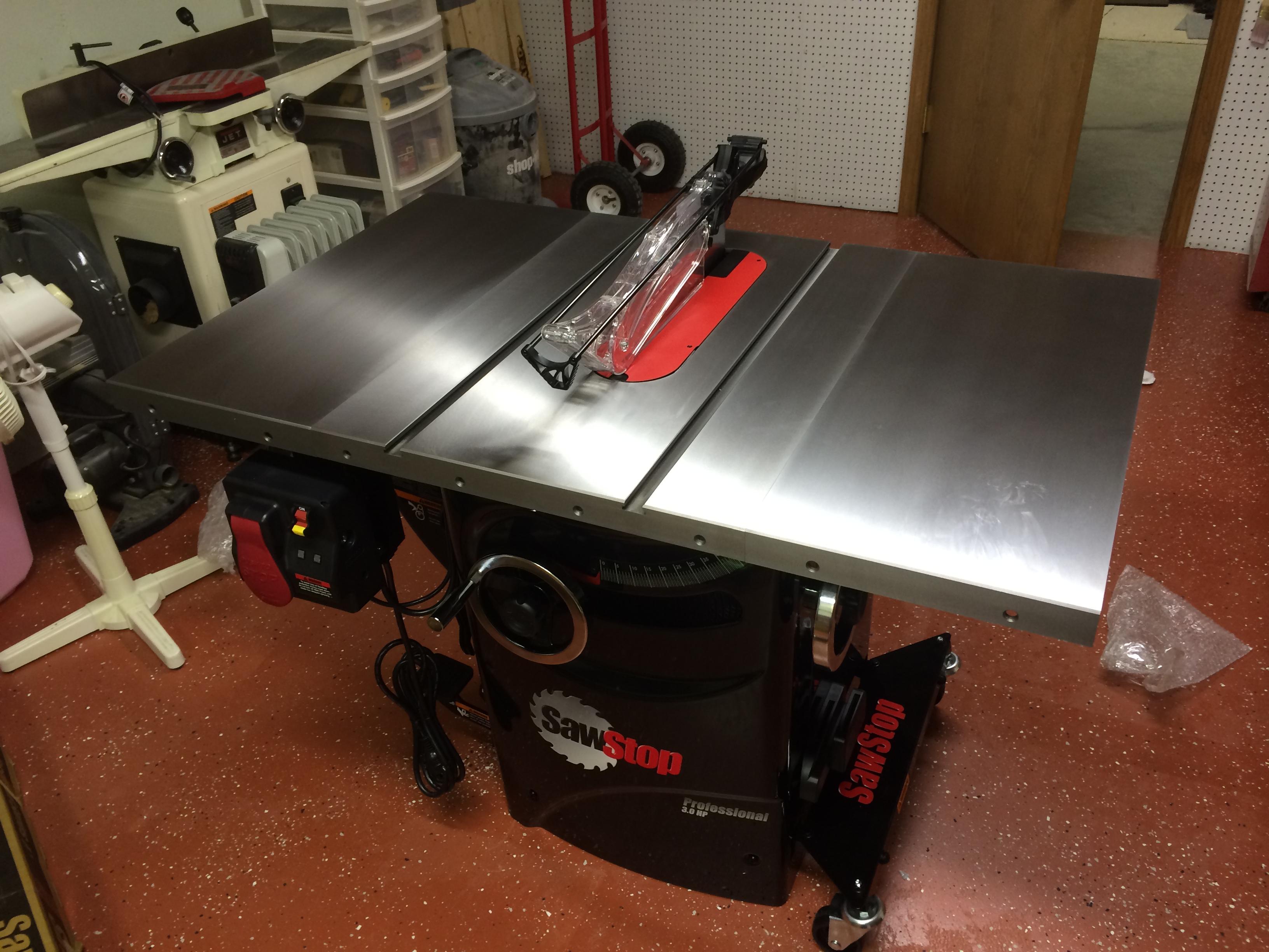 SawStop cabinet saw setup 2